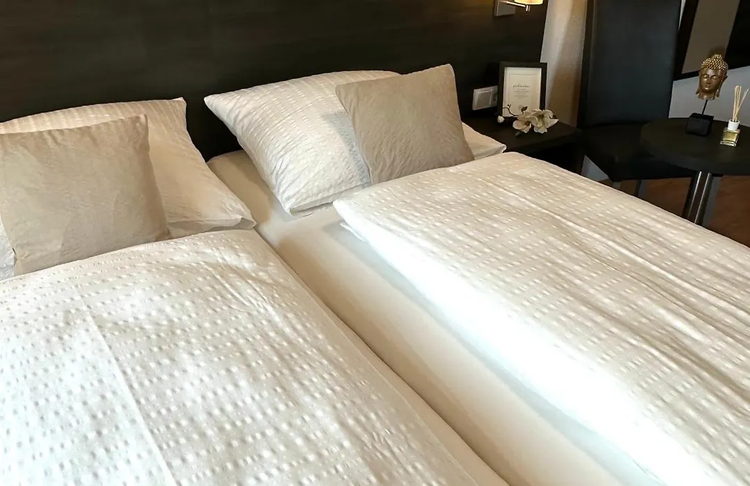 Hotel am Ludwigskanal-1